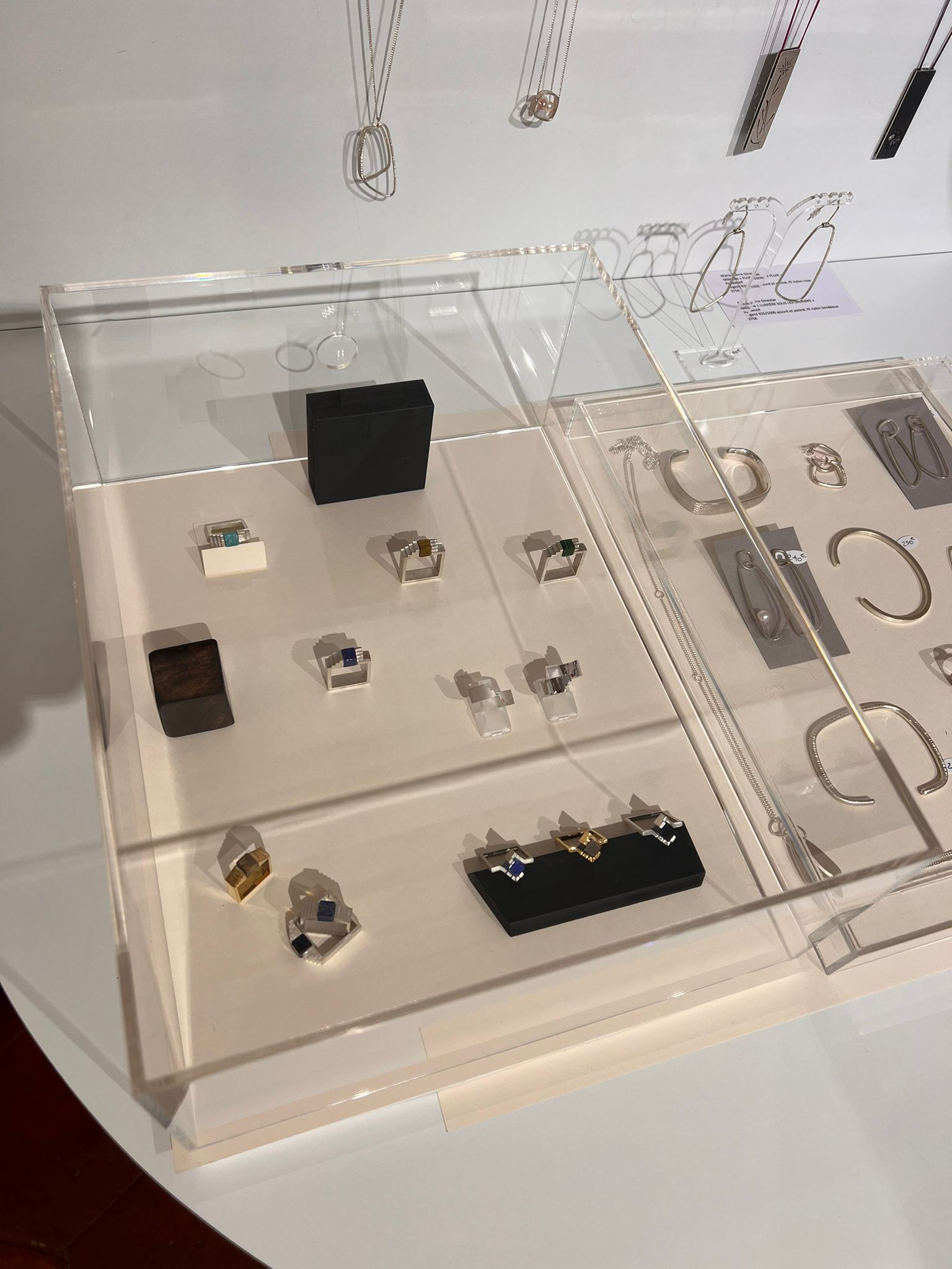 Retrouvez nous à la galerie de bijoux contemporains Sophie etc ! - Atelier Grandval