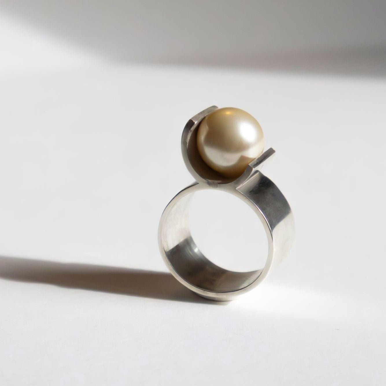 Bague "8" – perle 9 mm en argent ou vermeil.