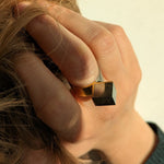 Bague X — pyrite cube, serti triangle (argent 950 et vermeil).